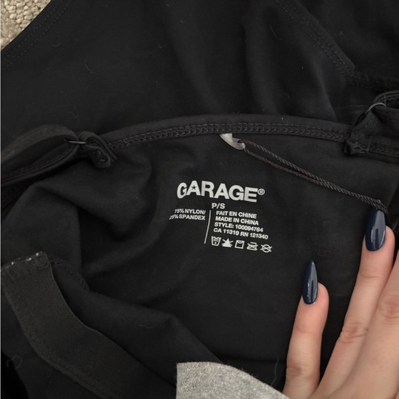 GARAGE - black v-neck bodysuit - Picture 4 of 5